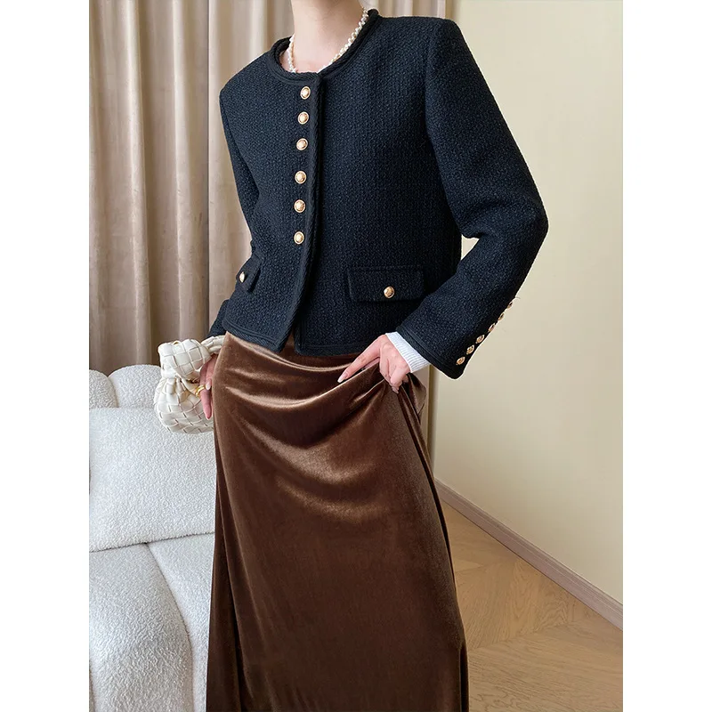 Рисунок 4 - Женский твидовый пиджак с круглым вырезом