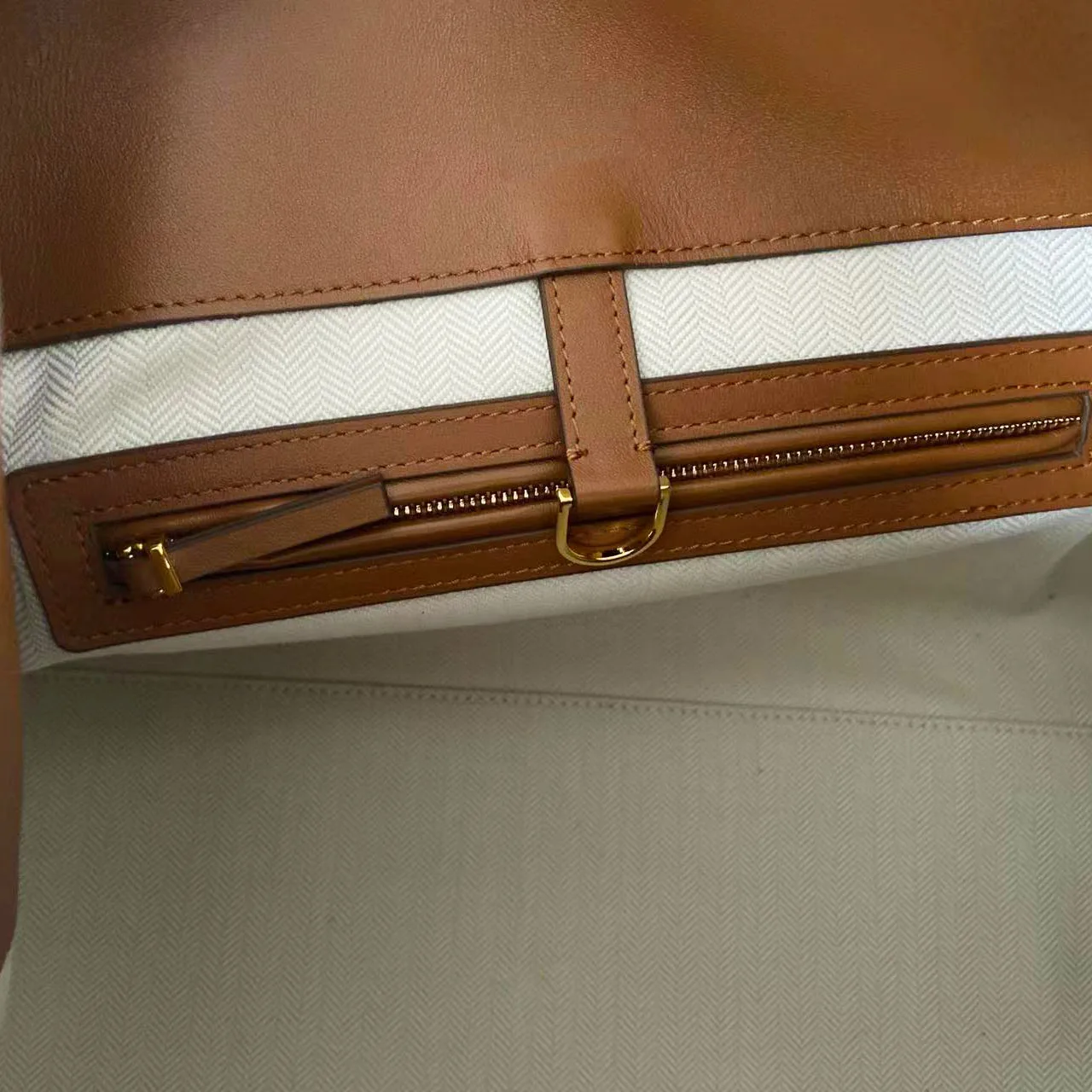 Женская коричневая сумка из натуральной кожи с ручкой