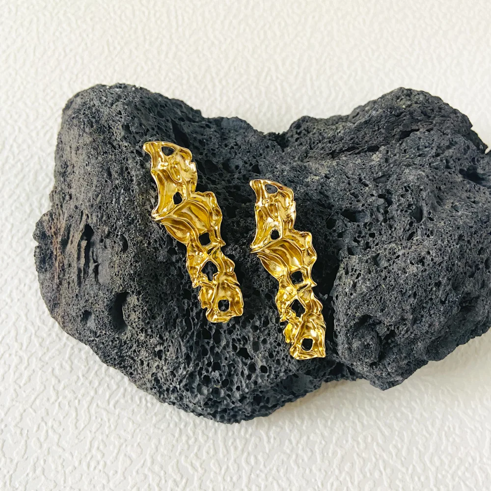 

Gold Texture Hollow Geometric Pendant Earrings For Women Creative Simple Ladies Geometric Earrings Earrings 2023 Fashion Jewelry