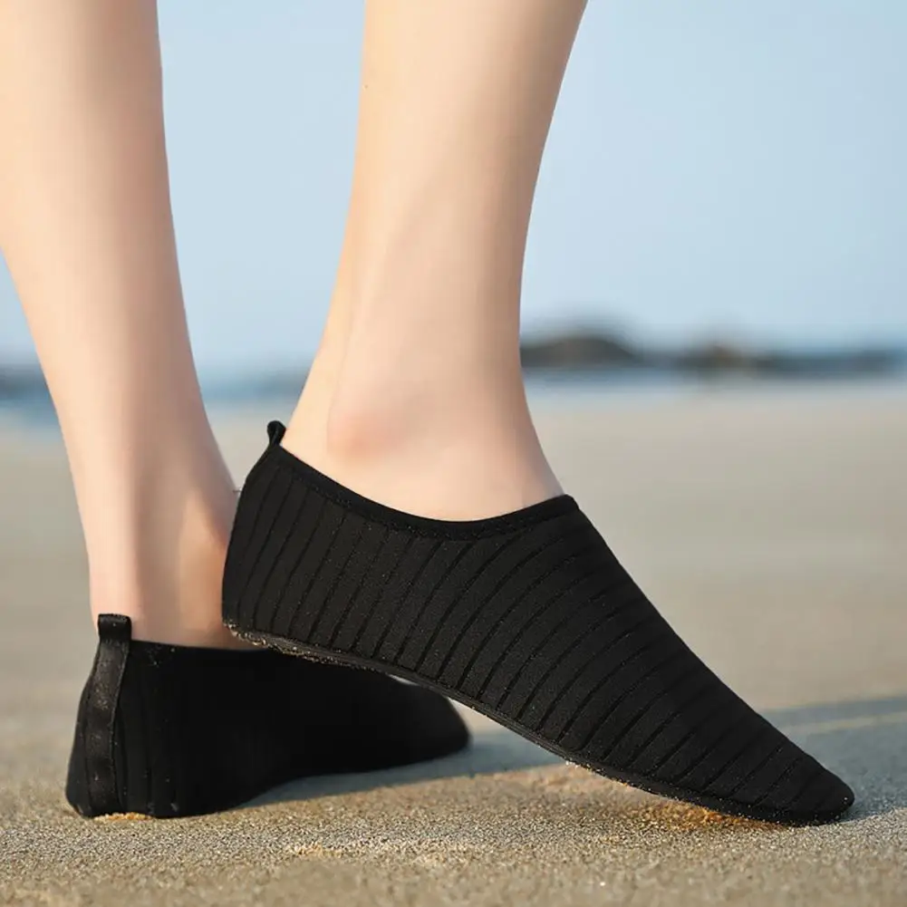 

1 Pair Anti-slip Outsole Foldable Beach Shoes Men Women Striped Print Thin Barefoot Swimming Shoes for Summer