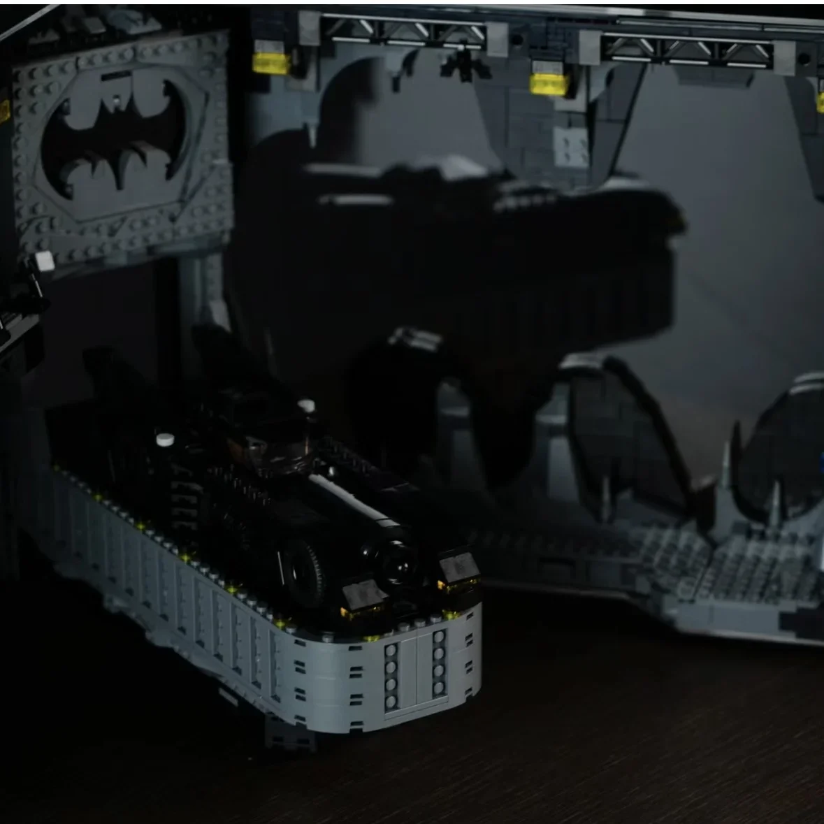 В НАЛИЧИИ 76252 Batcave Shadow Box классическая модель 1989 года строительные блоки кирпичи