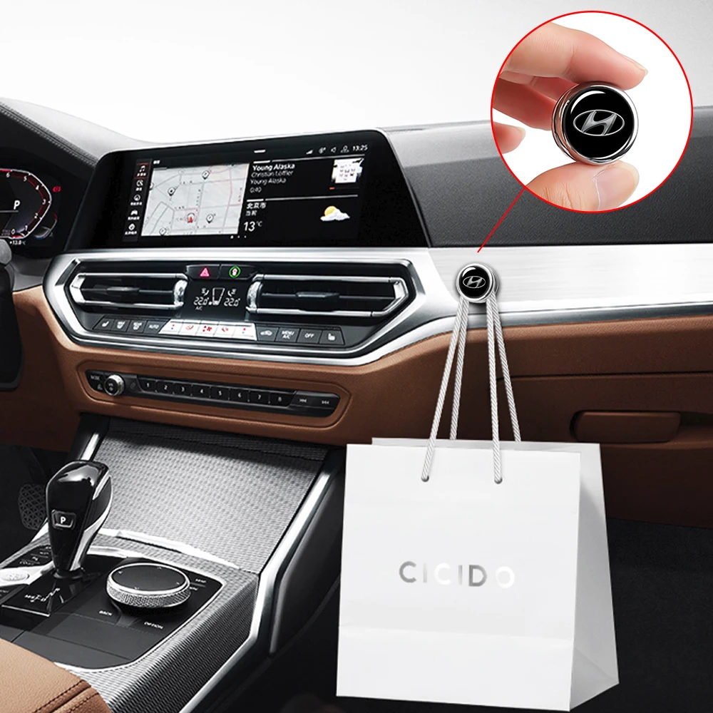 

2/4pcs Car Badge small Hooks Storage Hanging Organizer Accessories For Hyundai i30 tucson accent Creta I20 I10 IX20 IX30 Ix35