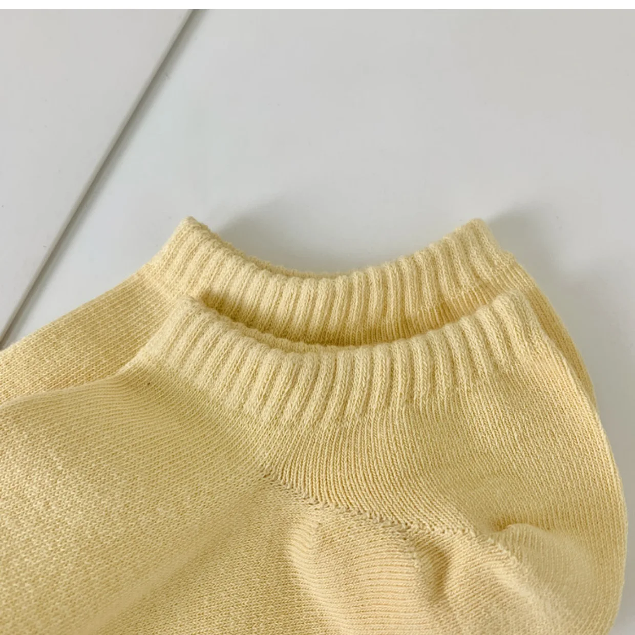 CHAOZHU 2023 New Spring Summer Big Heel Not Falling Off Hello Letters Plantar Solid Colors Women Basic Daily Invisible Socks