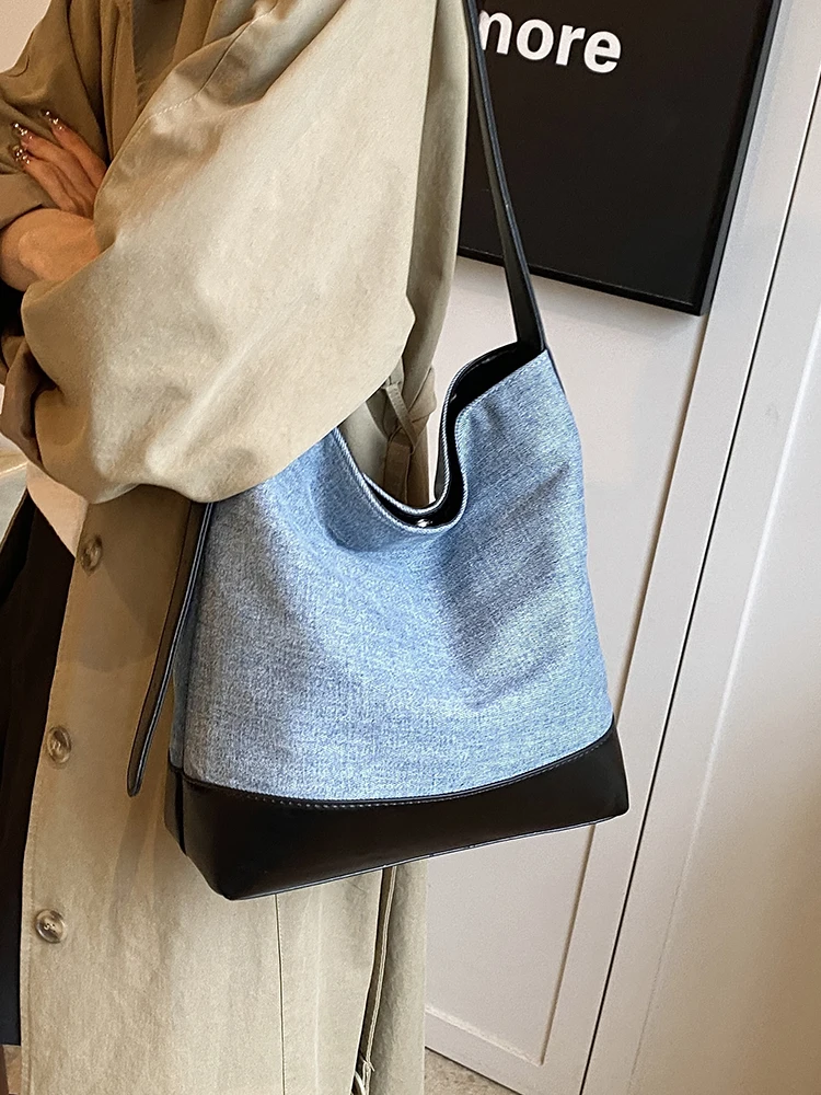 Большая вместительная сумка Женская осенне-зимняя подходящая ко всему Новая