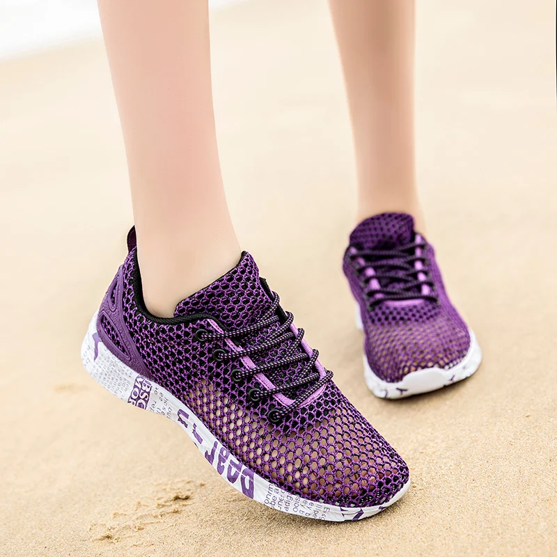 Summer Fashion Women Aqua Shoes Beach Shoes Quick Drying Water Shoes Outdoor Mesh Sneakers Ladies Shoes Black Soft Sanders Shoe