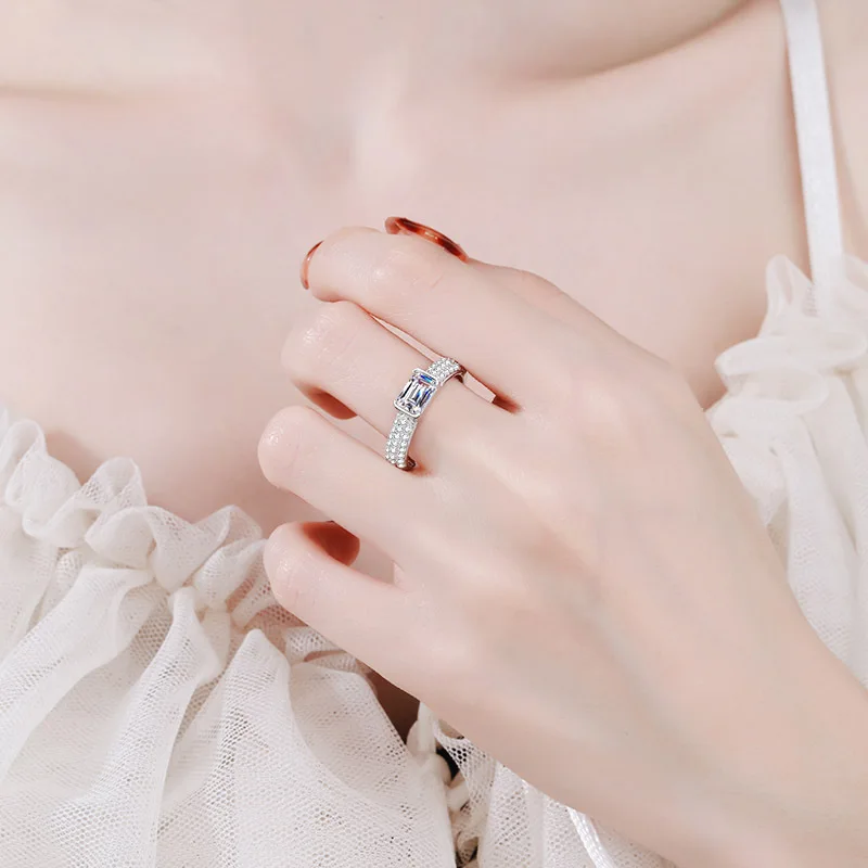 Блестящее белое золото 18 карат сияющее/изумрудное кольцо с муассанитом для