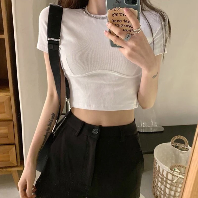 

Кроп-Топ женский однотонный с коротким рукавом и круглым вырезом