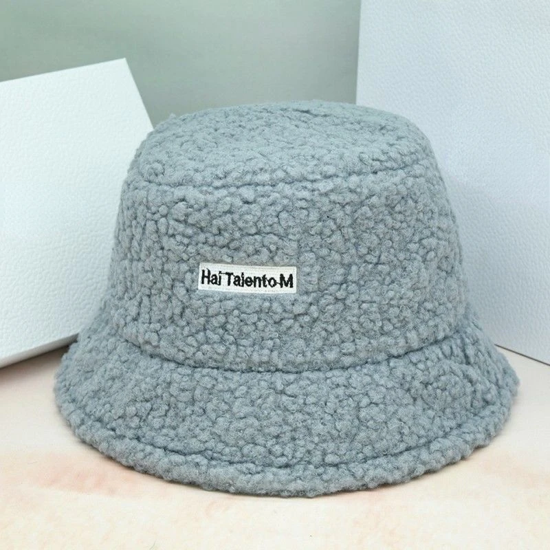 

Зимние шапки из искусственного меха ягненка 2022, плюшевые Панамы для женщин, уличная теплая шапка унисекс с плоским верхом, новая Универсаль...