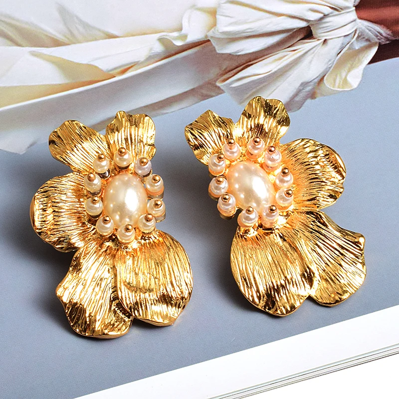 

OE New Fashion Flower Shaped Pearl Drop Earrings Gold Color For Women Girl Jewelry Accessories Wholesale