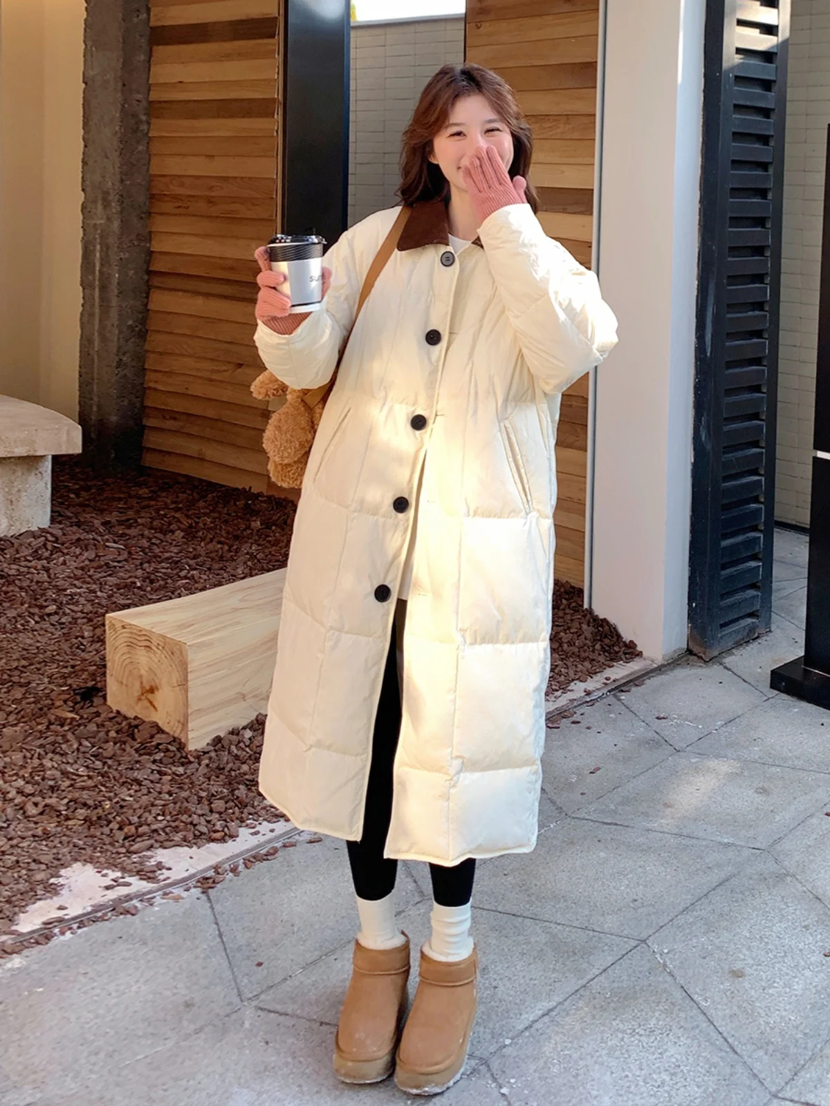 Кремово-белый легкий пуховик женский зимний новый свободный повседневный