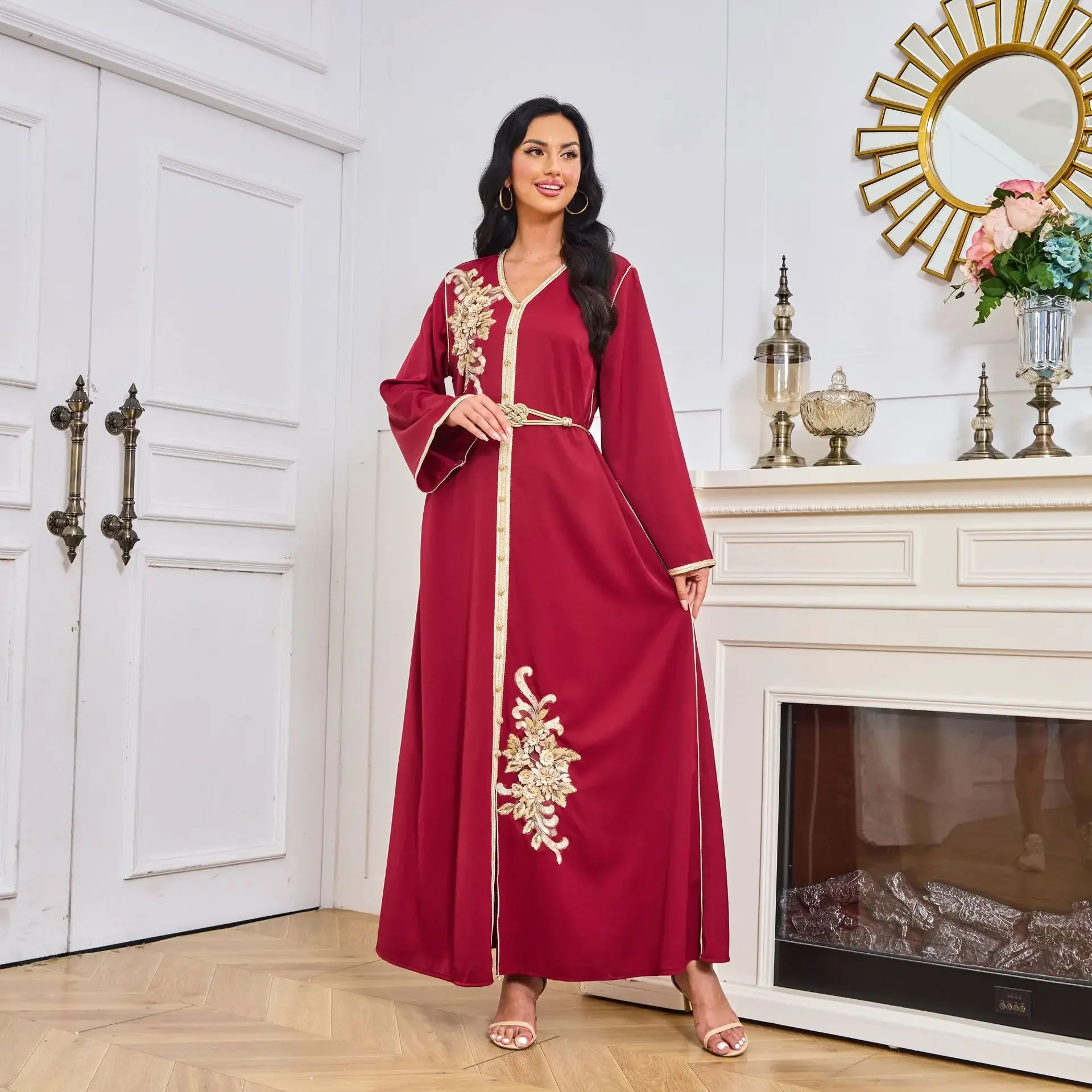 Мода Вышивка Дубай Абая Кафтан с v-образным вырезом Элегантное вечернее платье