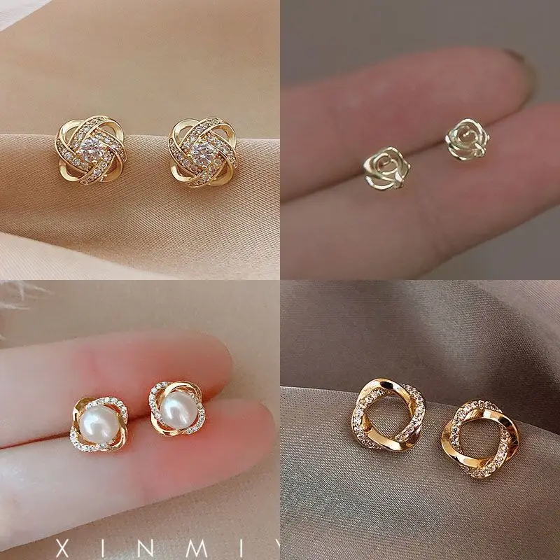 

S925 Silver Needle Small Fragrant Style Zircon Four Leaf Grass Earrings with Female Minority Design Advanced Sense Earrings