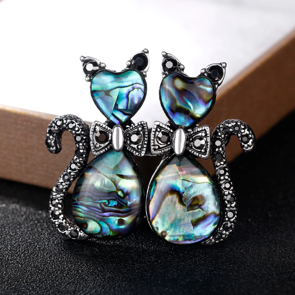 Эмалированная металлическая брошь с изображением котенка животного