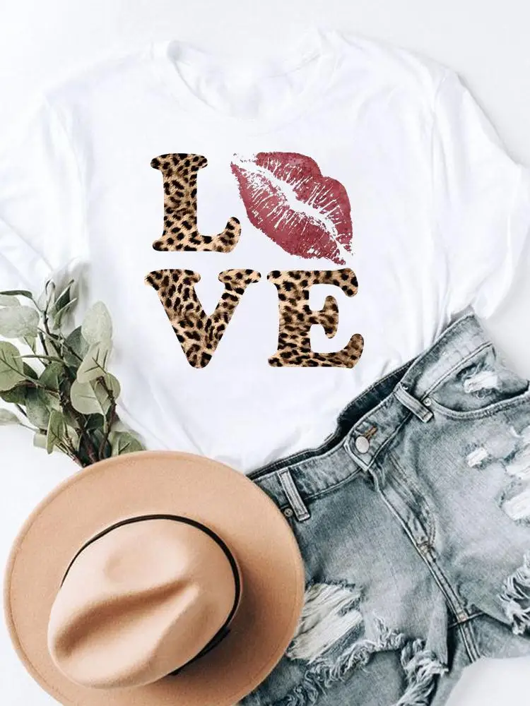 

Женская футболка с коротким рукавом Love Lip 90s, летняя повседневная футболка с принтом