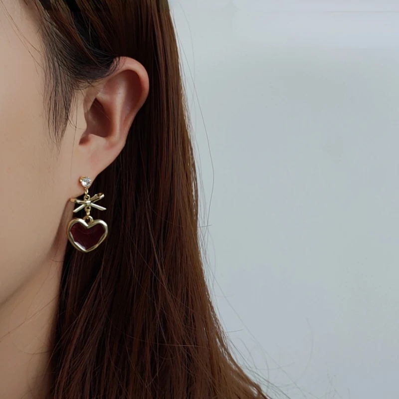 

VSnow Exquisite Textured Irregular Red Love Heart Geometric Dangle Earring for Women Metallic Enamel Earring Jewelry Accessories