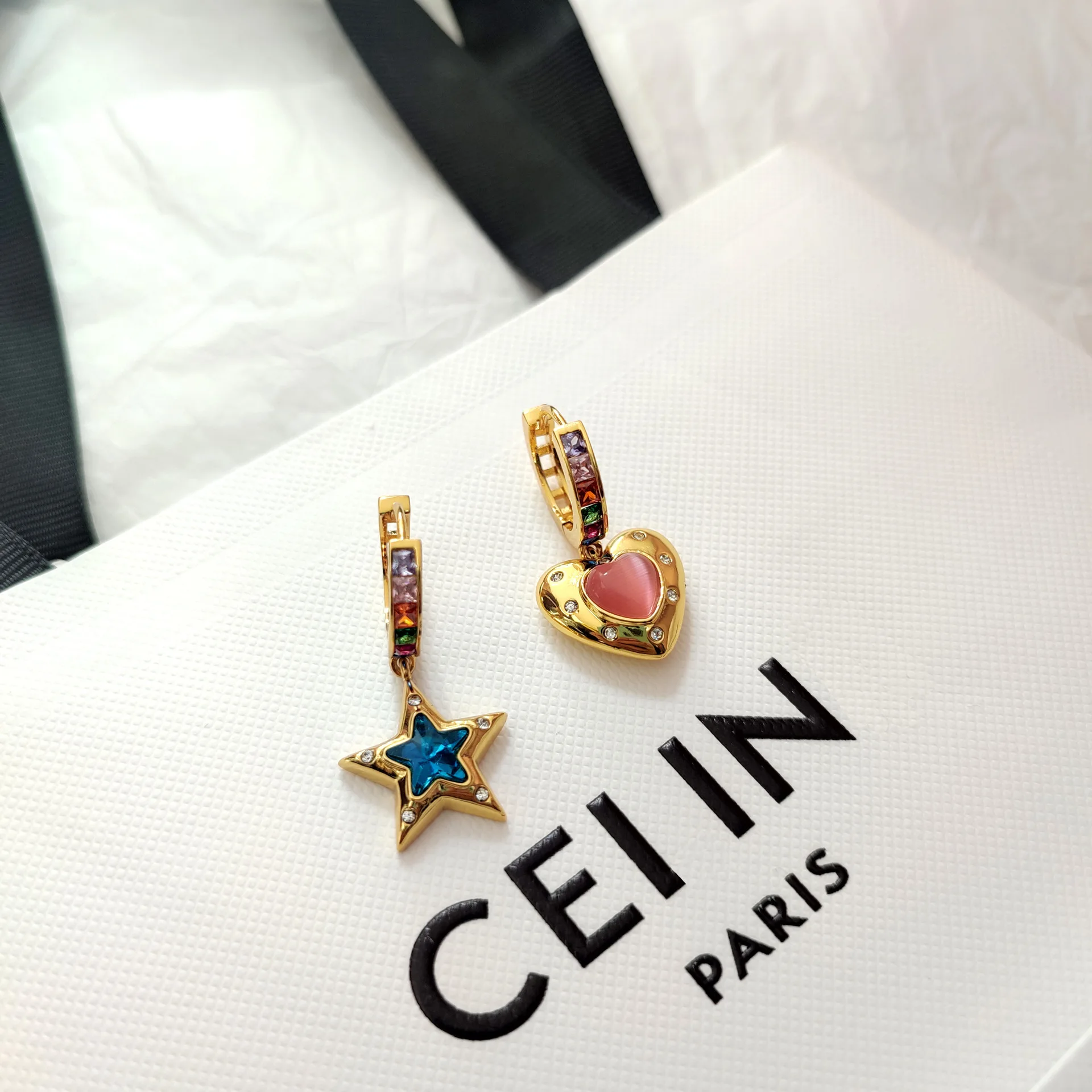 

Luxury Vintage Star Heart Stone Earrings Stud For Women New In French Simple Arc de Triomphe Jewelry For Gift Birthday Christmas