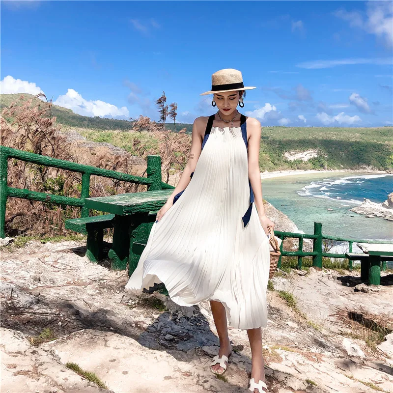 

Bohemian Pleated Bandage Beach Female Party Dresses Women White Sexy Elegant Halter Swing Vestidos Fashion 2021 Summer Dress