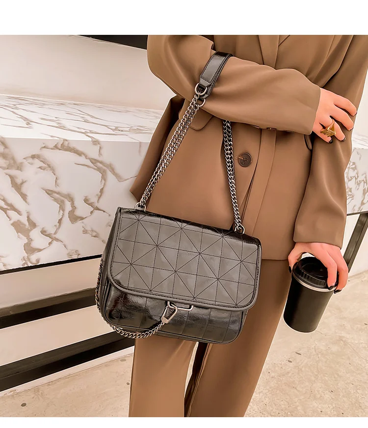 

Роскошные дизайнерские сумки через плечо, квадратная сумочка на цепочке из искусственной кожи, вместительный мессенджер на плечо высокого ...