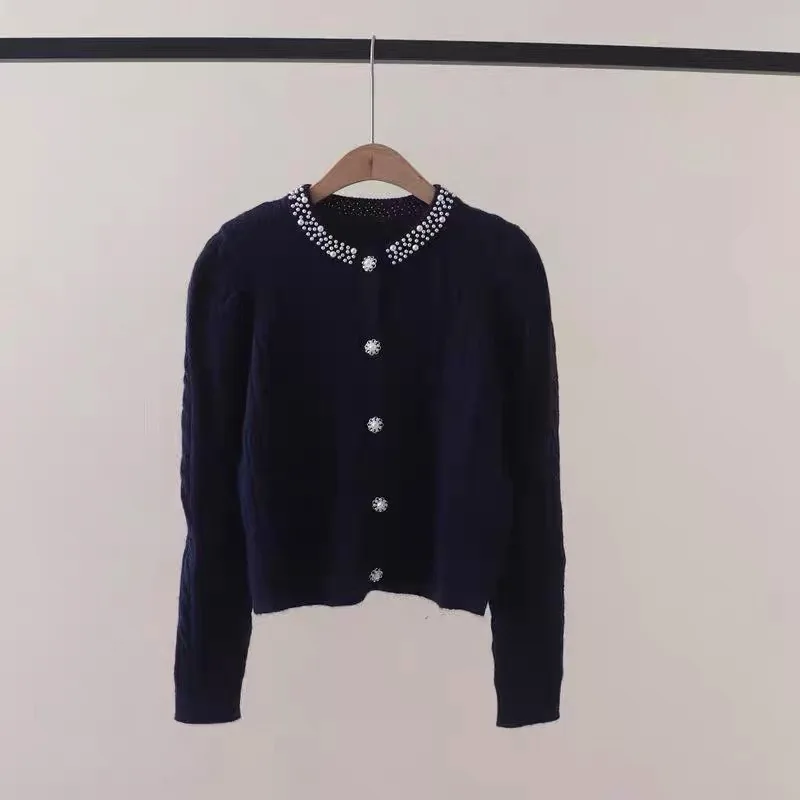 Женский вязаный кардиган с круглым вырезом длинным рукавом и жемчужинами