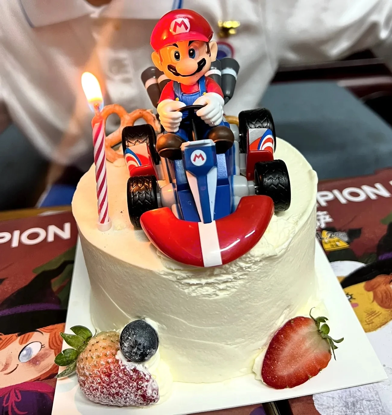 

Super Mario Kart Mario Luigi Yoshi Mushroom Man Kuba Ornament Hand-run Children's toy model