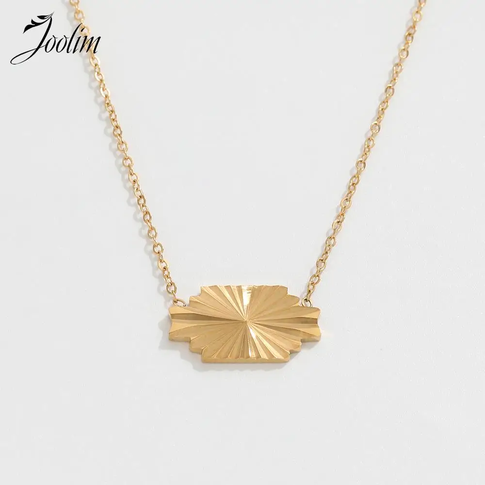 

JOOLIM Jewelry Wholesale High End Pvd Plated Finish Fashion Delicate Sunburst Pendant Choker Stainless Steel Necklace for Women