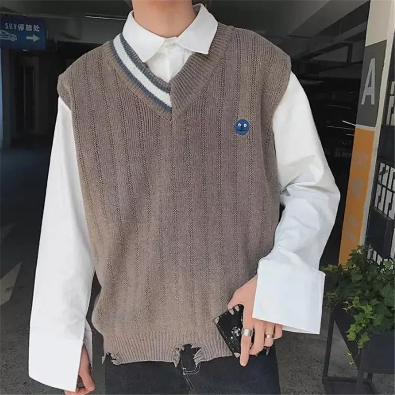 

NEW IN Men Sweater Vest Fashion V-neck Pullover Male Solid Loose Sleeveless Knitted Tops Casual Wild Knitwear 2021 Autumn