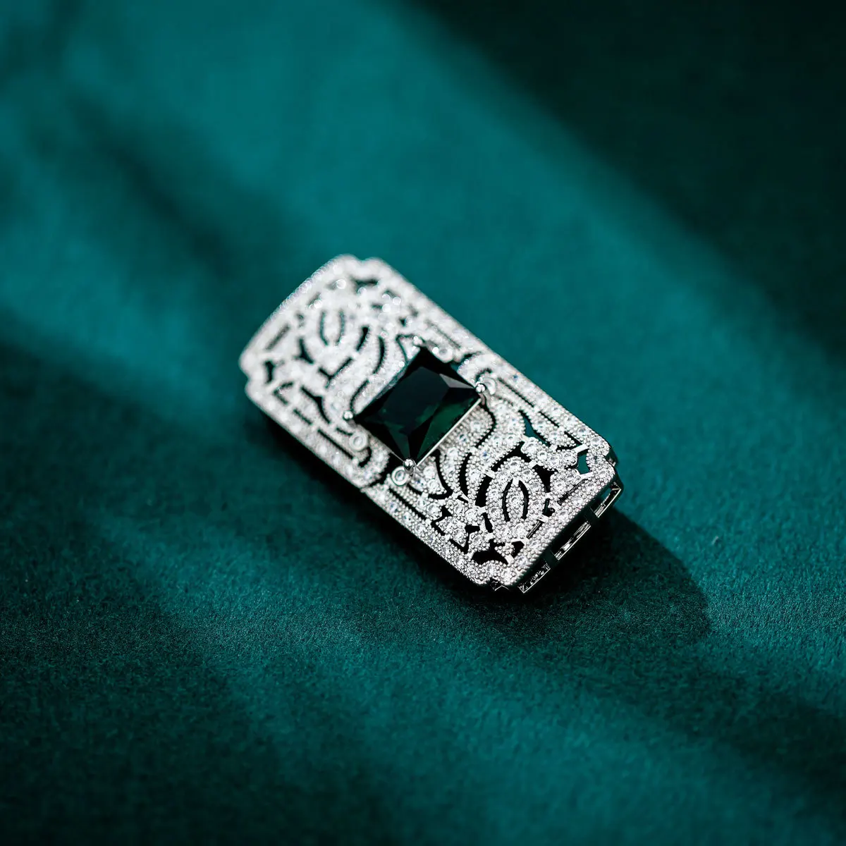 High-end Geometric Zircon Brooch Vintage Rectangle Brooch Pin Buckle for Women and Man Clothing Suit  Accessories Unisex Jewelry