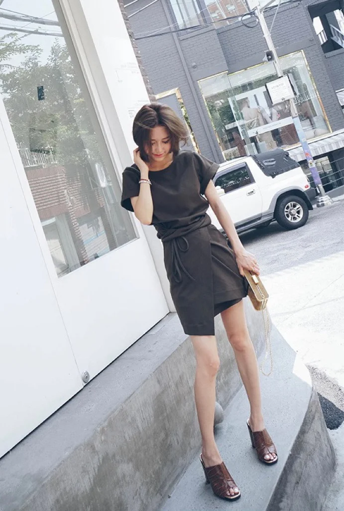 

Весна-лето 2023 новая женская одежда модное короткое платье с запахом 0322