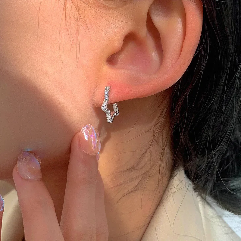 

High Quality Exquisite Korean Simple Shiny Zircon Anise Star Small Stud Earring Woman Girl Fashion Elegant Jewelry
