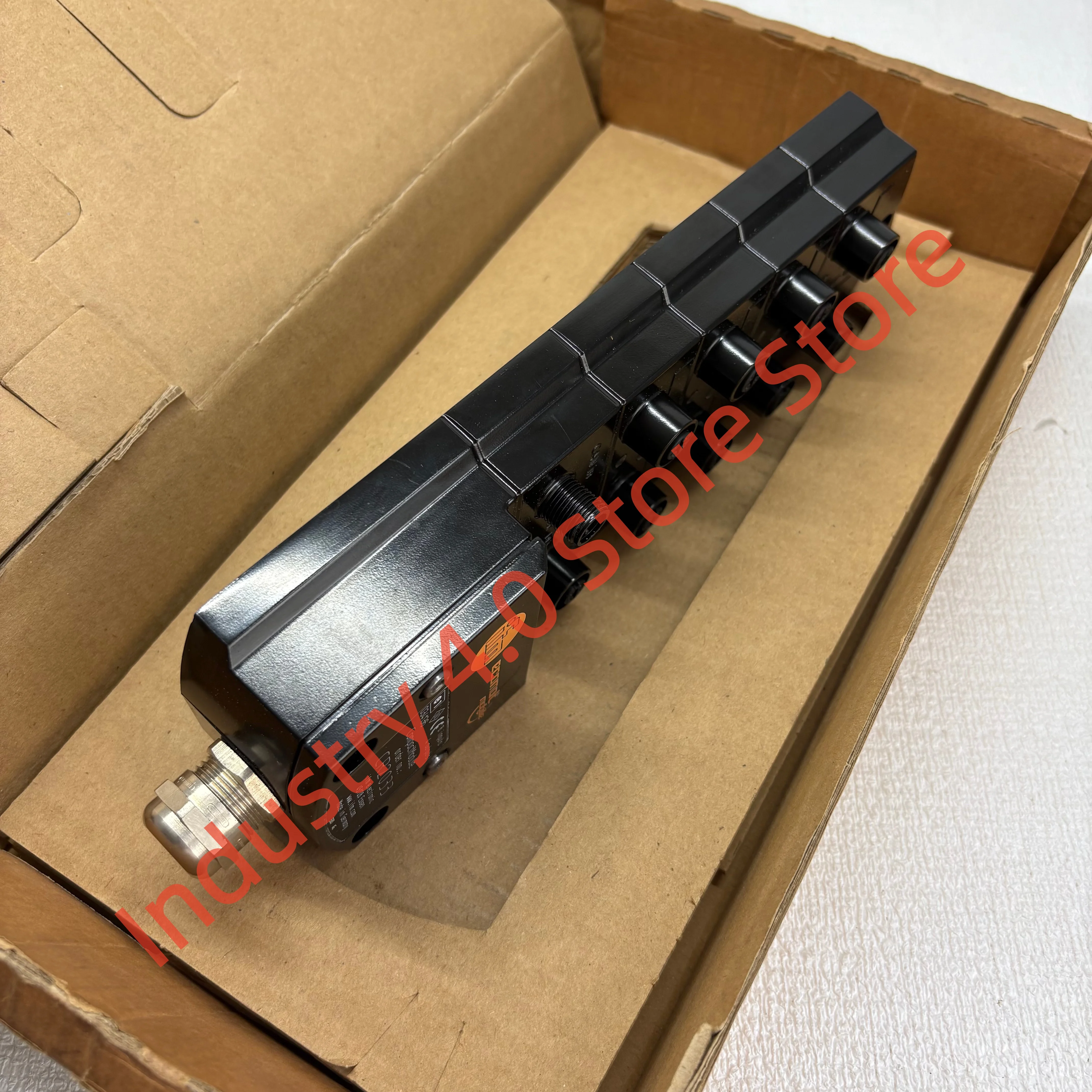 Фото Модуль CR2033 R360/METAL-MODULE/I/8/O/4, 100% новый №1