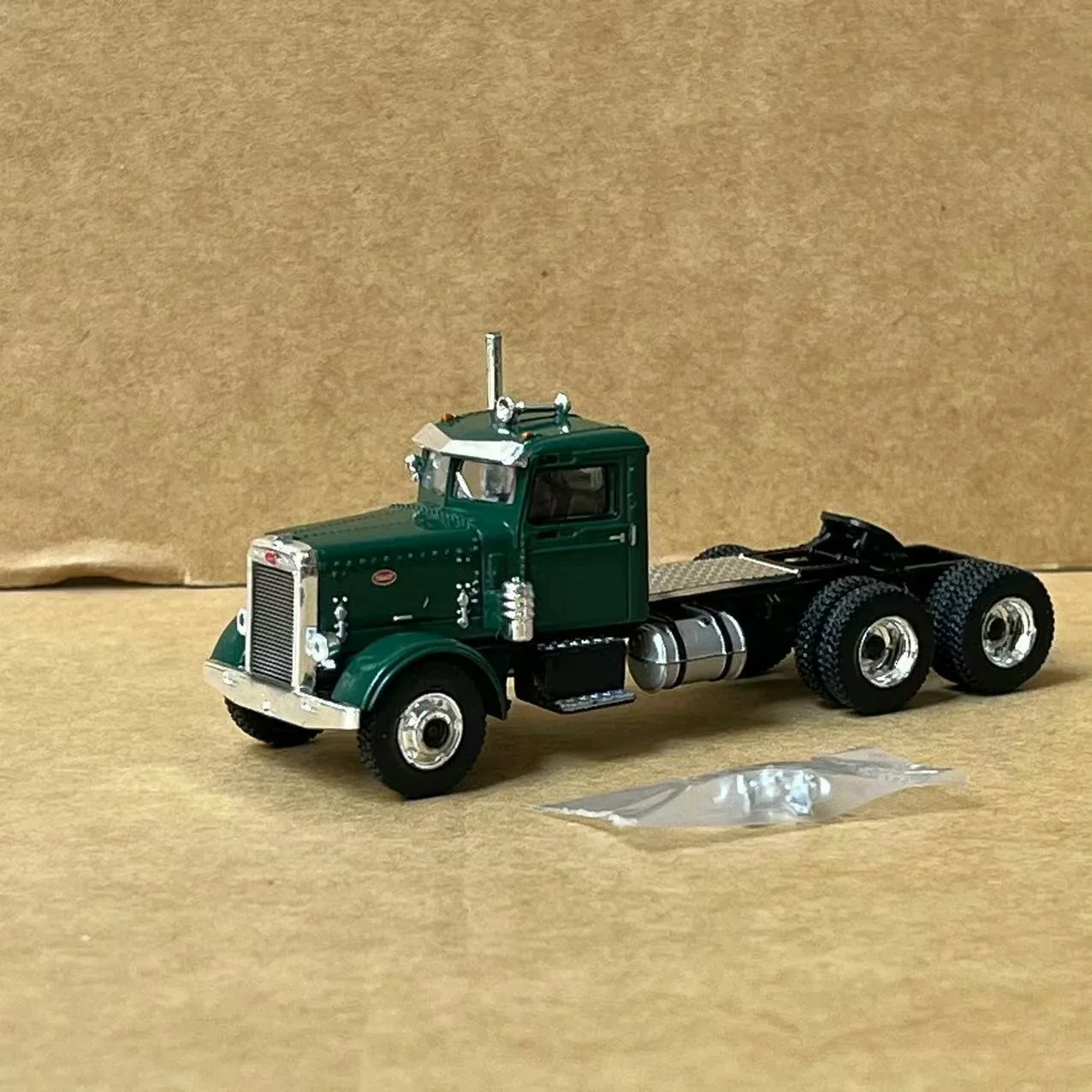 Масштаб 1:87 HO Peterbilt 281 пластиковая модель автомобиля с прицепом Коллекционная