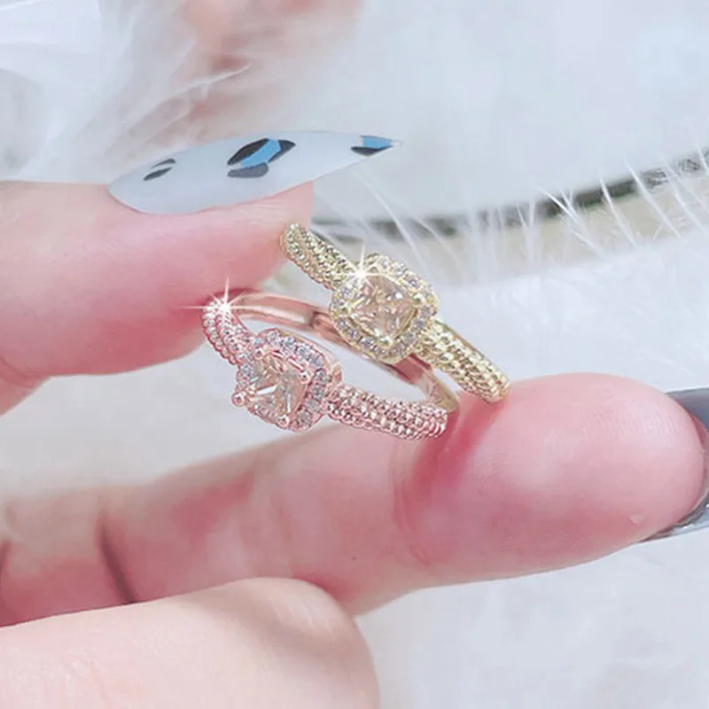 

Luxury Fashion Square Cut Champange Stone Twist Zircon Finger Rings for Women Bridal Adjustable Ring Banquet Party Jewelry Gift