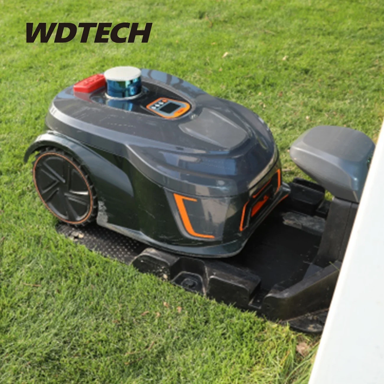 Держите газонное pristine с роботом для резки травы M28E.