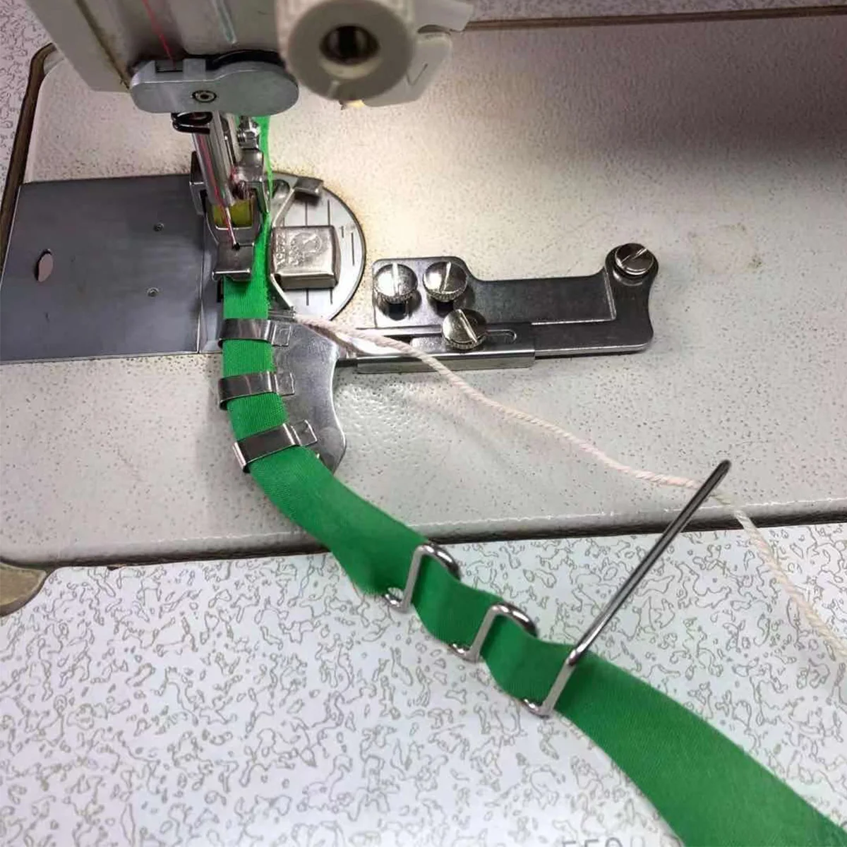 

544 Folder Sewing Machine Accessories Stainless Steel Four-in-one Activity Type Inlaid Rope Edging Device