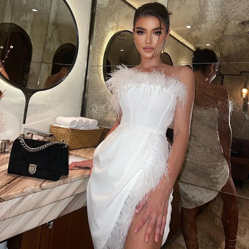 

Женское платье-миди без бретелек, с открытой спиной и перьями