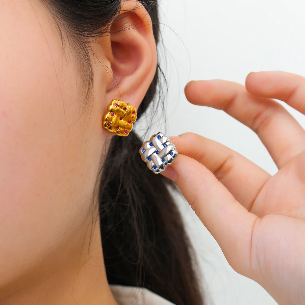 

Simple Personality Cool Square Mesh Zircon Stainless Steel Commuter Earrings Women's Smooth Thick Stud Earrings 2023 New Fashion