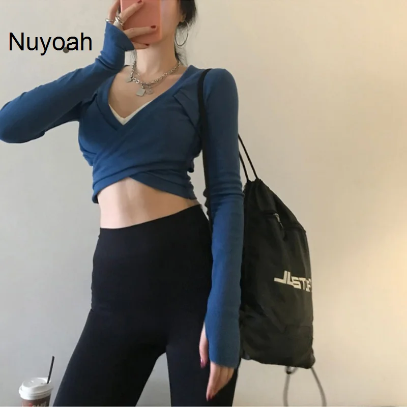 

Женская футболка, сексуальная короткая футболка для девушек, Женская зимняя новая приталенная рубашка с V-образным вырезом и перекрестным н...