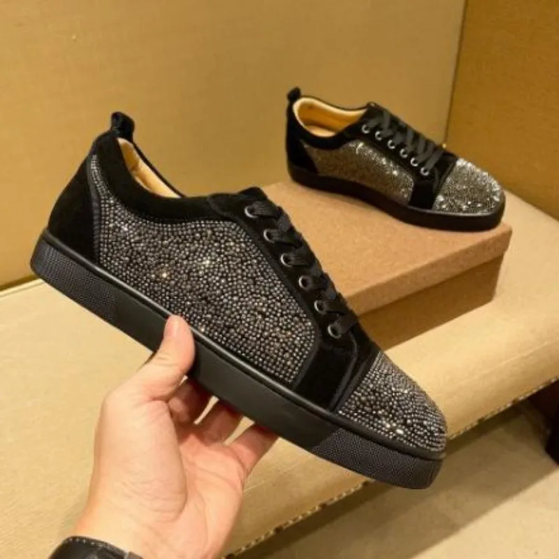 Рисунок 4 - Роскошные мужские дизайнерские кожаные туфли с шипами