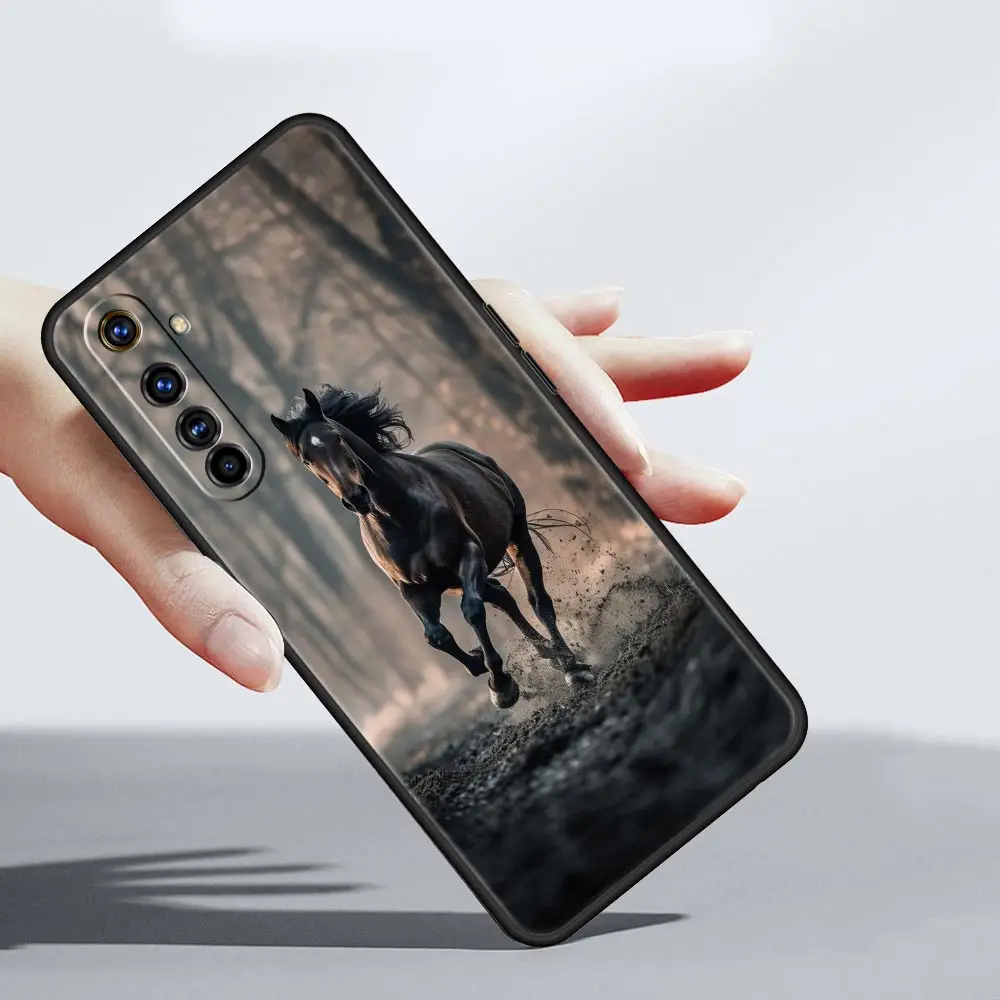 Фото Чехол для телефона Realme 12 11 Pro Plus 6 7 8 9 10 C35 C53 C55 C67 8i 9i GT2 GT3 GT5 GT Neo 2 3 5, чехол с изображением скачивающихся лошадей №4
