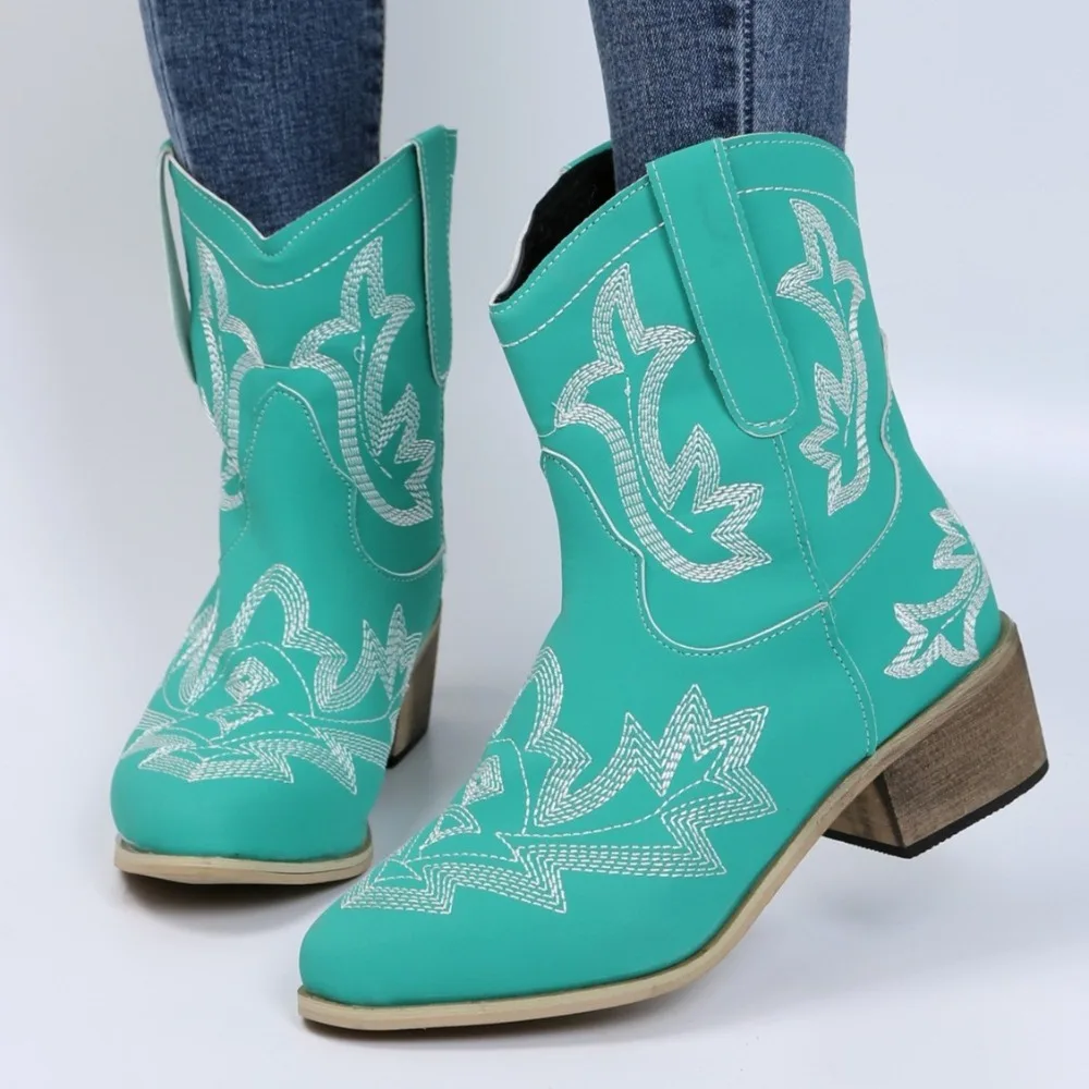 

Women Chelsea Boots Embroidered Western Pointed Toe Vintage Cowboy Boots Winter 2023 New Casual Square Heel Slip-On Botas Mujer