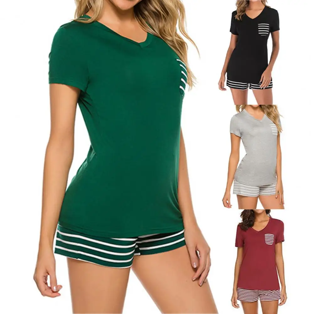 

Комплект женского нижнего белья из топа и шортов