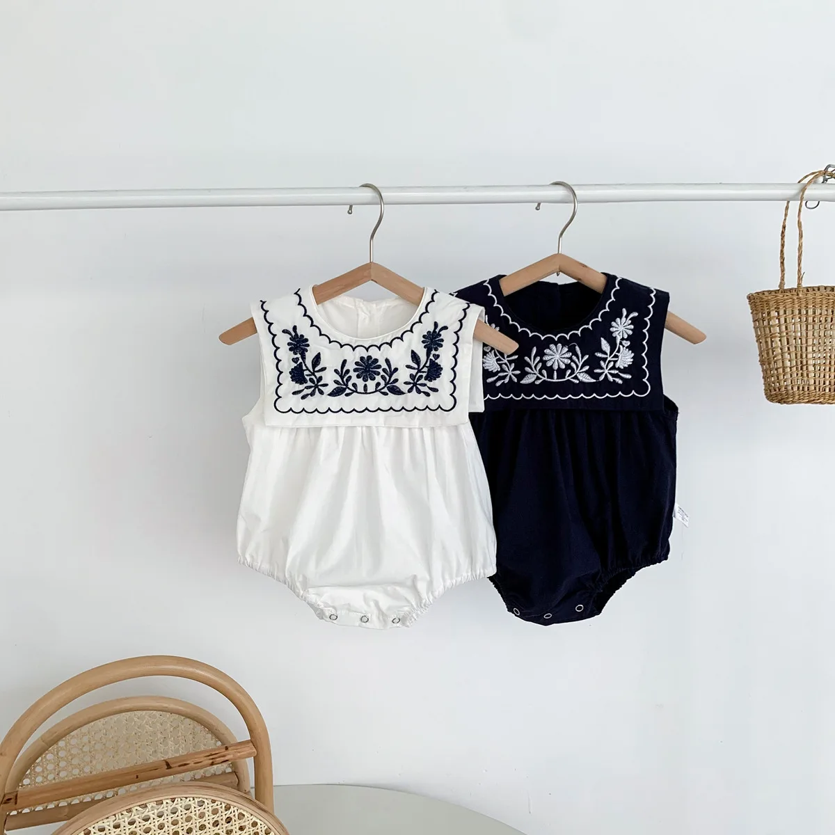 

2022 Summer Baby Girl Cotton Newborn Sleeveless Bodysuits Embroidery Flower Jumpsuit Infant Navy Salior Rompers Toddler Clothing