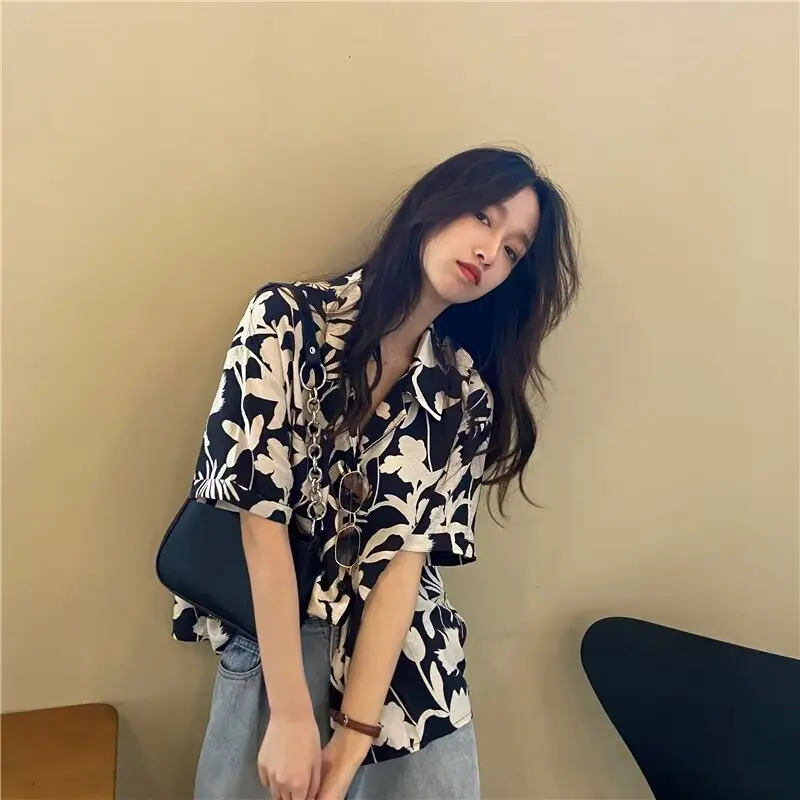 Рубашка оверсайз с цветочным принтом и коротким рукавом в стиле ретро