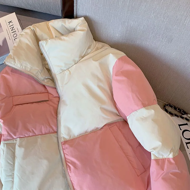 Женская зимняя короткая куртка на хлопковом наполнителе с круглым воротником