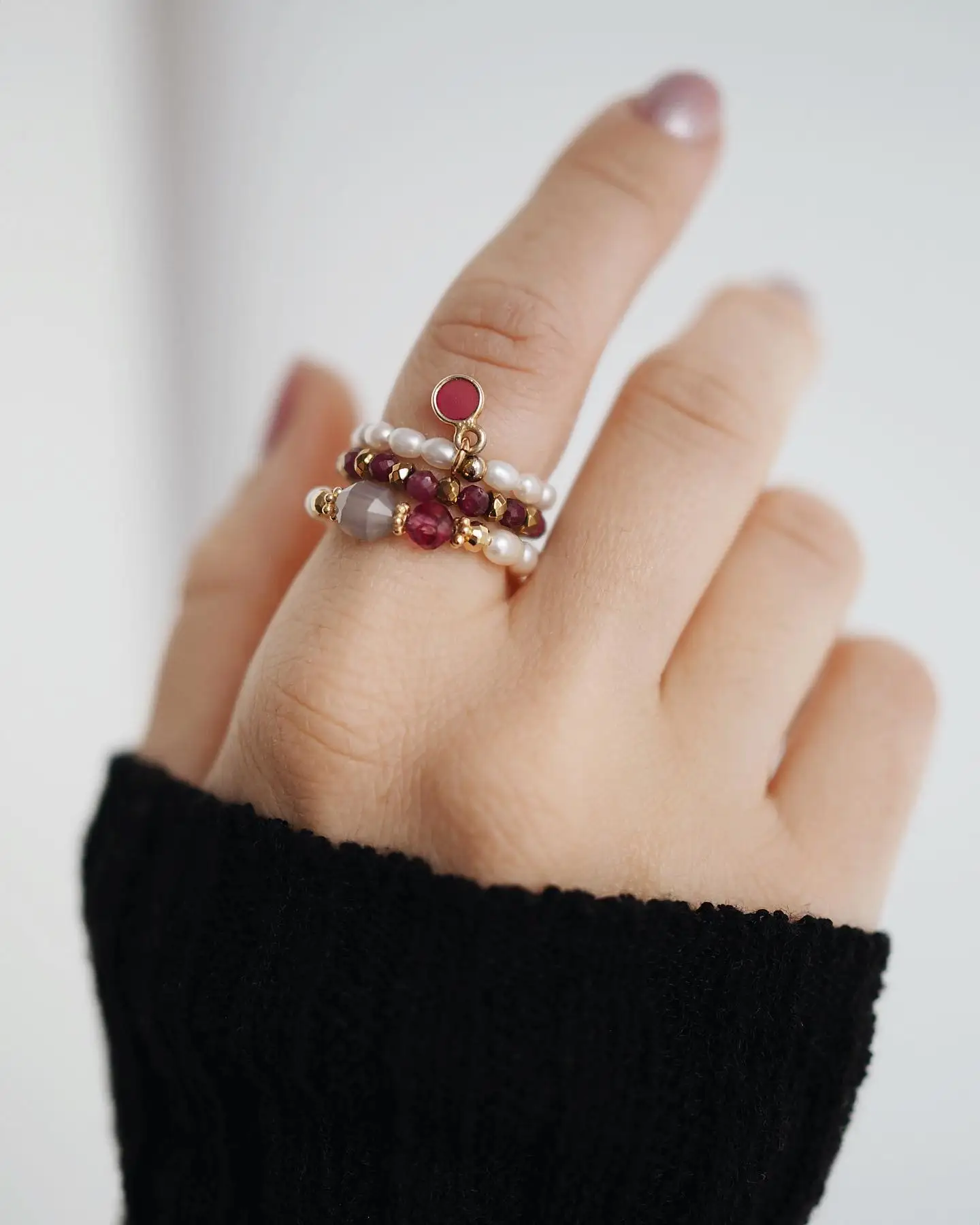 

Romantic Natural Stone Women's Rings Colorful Pink Crystal Amethyst Freshwater Pearl Adjustable Gold Beads Elastic Rope Ring