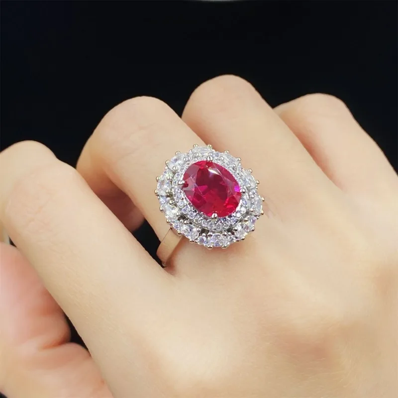 Ожерелье серьги и другие женские украшения