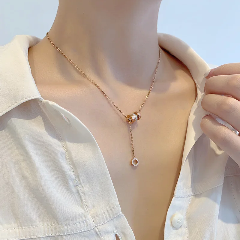 

Fashion Zircon Geometric Pendant Titanium Necklace Ladies Chain Gift Jewelry
