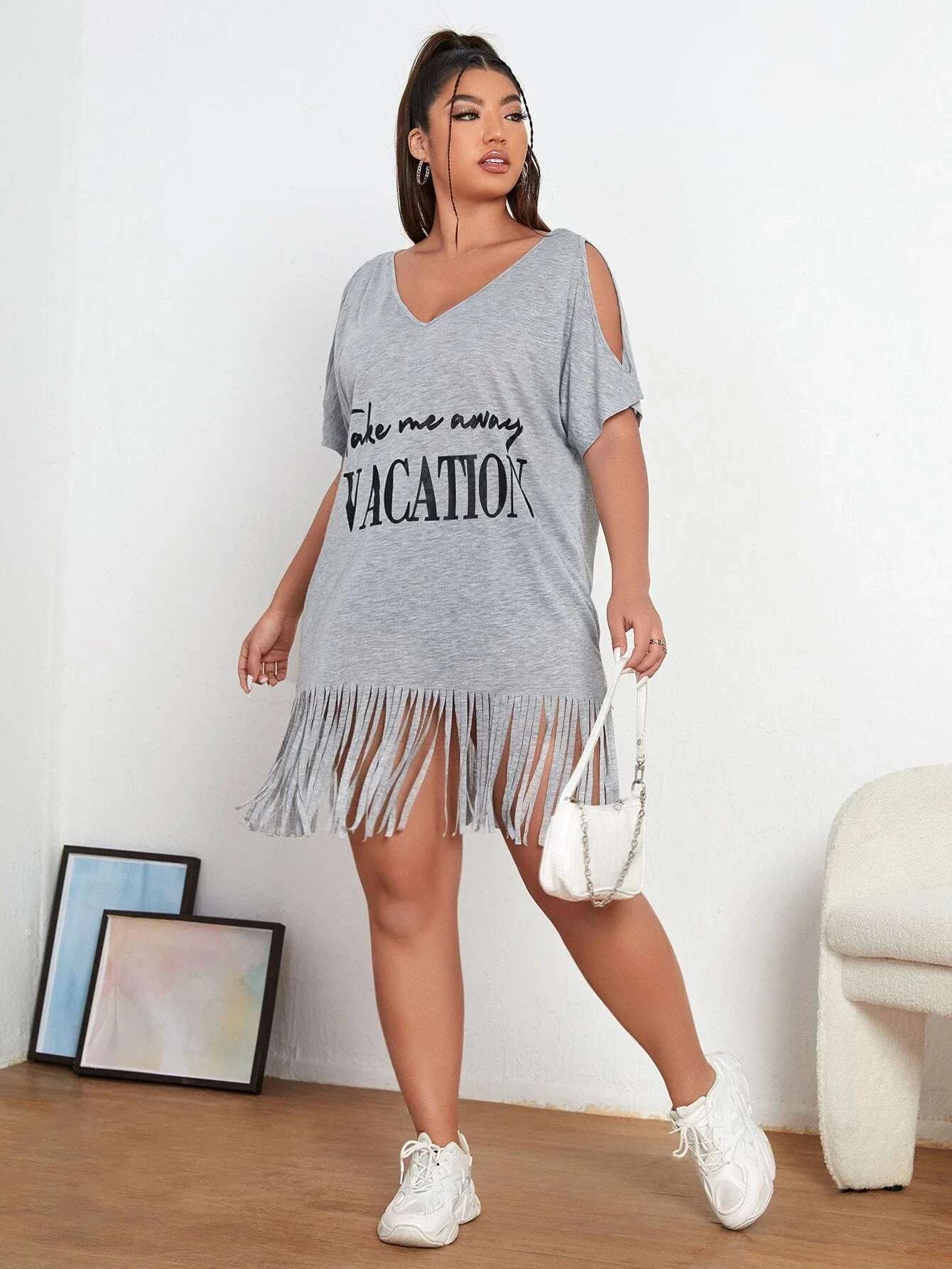 

New Split Sleeve Slogan Graphic Fringe Hem Dress