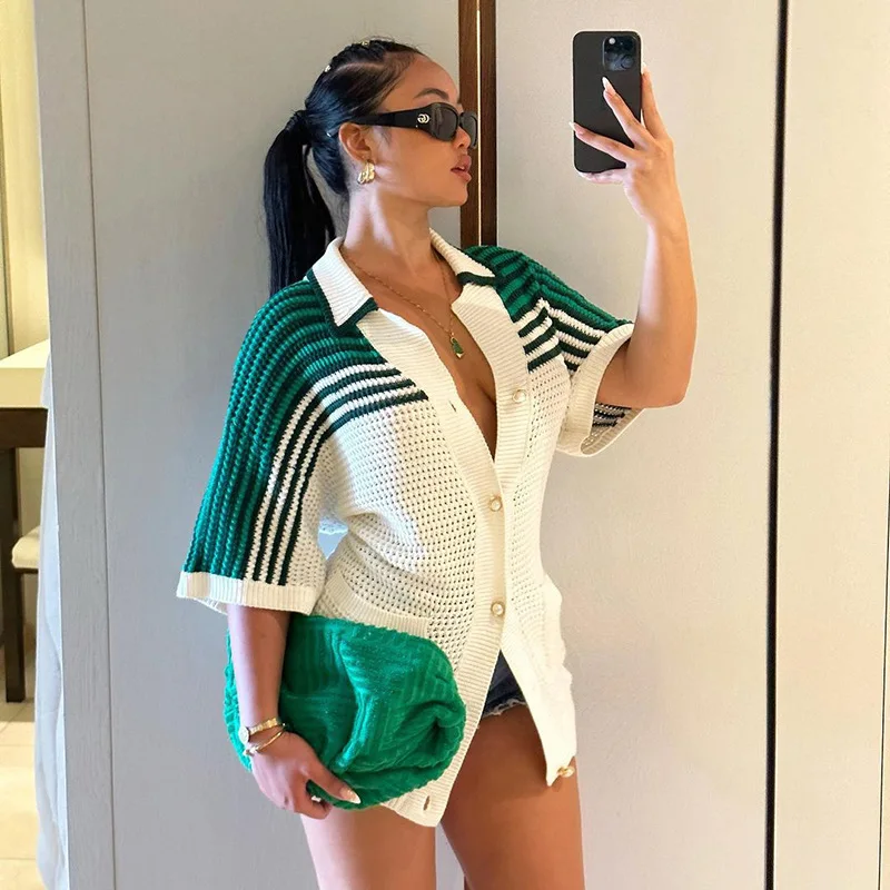 

LEOSD Fashion Half Sleeve Turn Down Collar Striped Patchwork Knit Sweater Top Button Loose Streetwear Autumn Winter Women Top