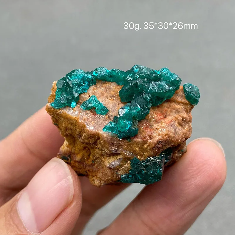 100% натуральные камни и кристаллы из кремниевой диоптазы